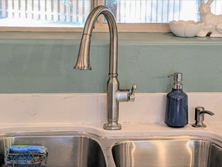 New kitchen faucet installation